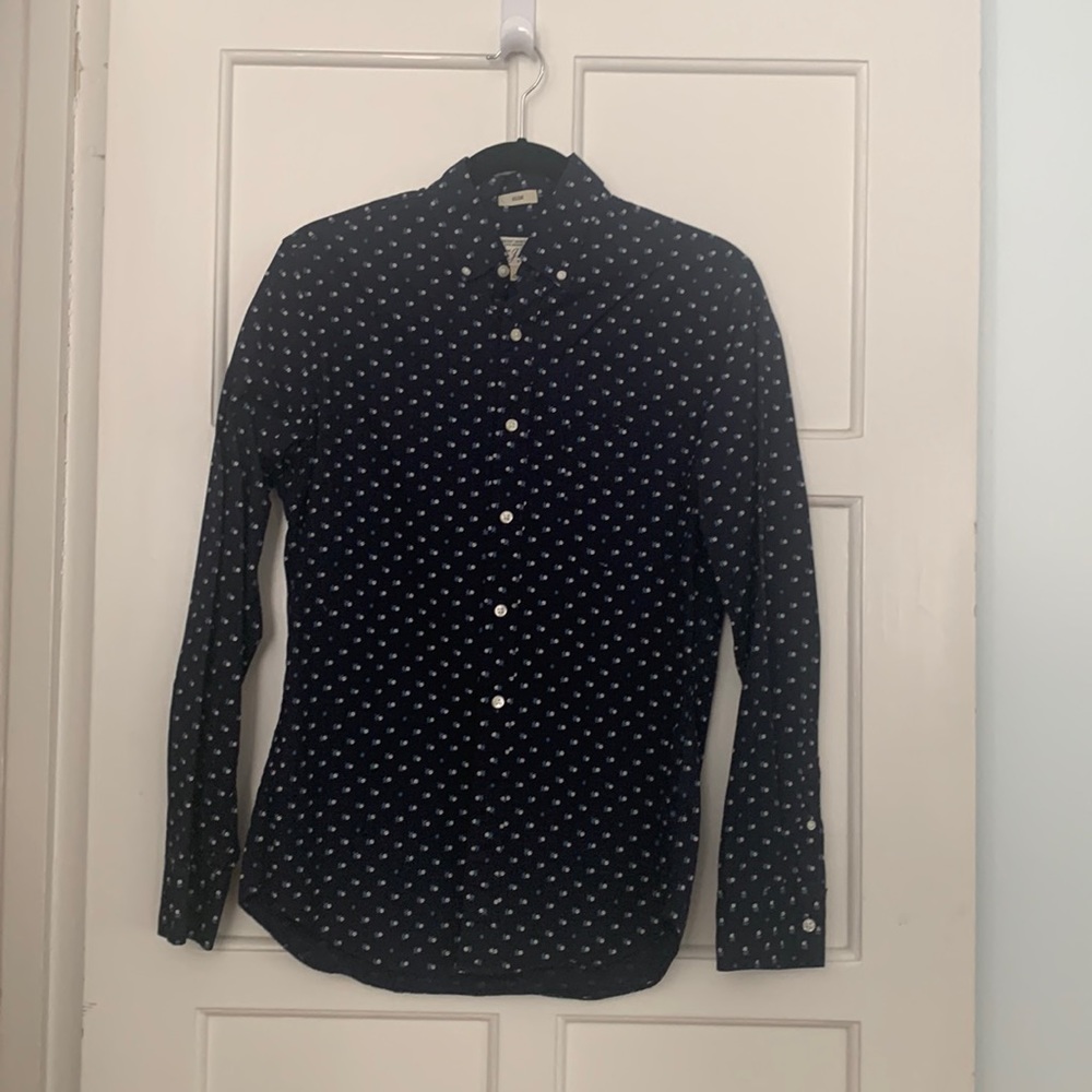 Men’s slim fit button down size small